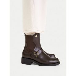 Sztyblety Beverly Hills Polo Club. Brązowe botki damskie Beverly Hills Polo Club, bez wzorów, bez obcasa, na płaskiej podeszwie, bez zapięcia. Za 249.99 zł.