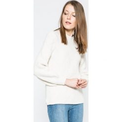 Only - Sweter Luv. Białe swetry nierozpinane damskie ONLY, l, bez wzorów, z dzianiny, bez kołnierzyka, bez ramiączek. W wyprzedaży za 69.90 zł.