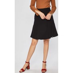 Trussardi Jeans - Spódnica. Czarne spódnice damskie TRUSSARDI JEANS, do pracy, m, bez wzorów, z elastanu, biznesowe, z podwyższonym stanem, mini, rozkloszowane. W wyprzedaży za 319.90 zł.