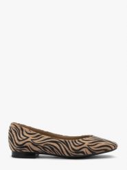 Beżowo-czarne baleriny w geometryczny print AUDREY. Brązowe balerinki damskie Ryłko, bez wzorów, z jeansu, bez obcasa, na płaskiej podeszwie, bez zapięcia. Za 279.99 zł.