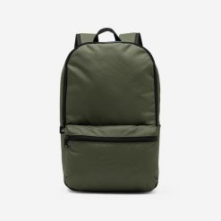 Plecak Commute 100, 15 L z kieszenią na laptopa. Zielone plecaki męskie Decathlon, bez wzorów, z materiału. Za 24.99 zł.