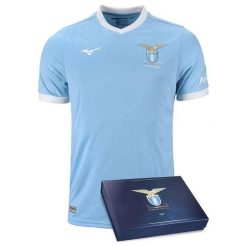 Koszulka z okazji 50-lecia Lazio Rome. Niebieskie bluzki damskie Mizuno, bez wzorów, sportowe, bez kołnierzyka, bez ramiączek. Za 438.00 zł.