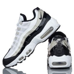 Buty Sportowe Damskie Nike Air Max 95. Czerwone obuwie sportowe damskie Nike, bez wzorów, bez zapięcia, trekkingowe, nike air max. Za 487.50 zł.