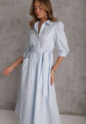 Niebieska Bawełniana Sukienka Koszulowa w Stylu Retro z Wiązanym Paskiem Meresa. Niebieskie sukienki damskie Renee, na imprezę, m, bez wzorów, z bawełny, eleganckie, bez kołnierzyka, bez ramiączek, maxi, koszulowe. Za 199.99 zł.