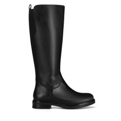 Kozaki Lasocki. Czarne kozaki damskie Lasocki, bez wzorów, bez obcasa, na płaskiej podeszwie, bez zapięcia. Za 379.99 zł.