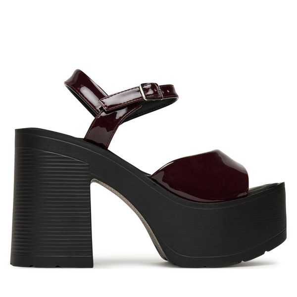 Sandały DeeZee. Czerwone sandały damskie DeeZee, bez wzorów, bez obcasa, na słupku, bez zapięcia. Za 104.99 zł.