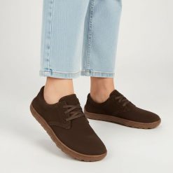 Półbuty damskie barefoot Armodo, cholewka ze skóry naturalnej zamszowej klasyczna sznurowana forma lekka elastyczna podeszwa zapewniająca komfort cod. Brązowe półbuty damskie Armodo, bez wzorów, ze skóry, klasyczne, bez obcasa, bez zapięcia. Za 339.00 zł.