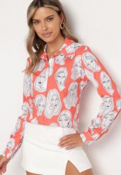 Różowa Koszula z Artystycznym Nadrukiem Twarzy Dremelia. Czerwone koszule damskie Born2be, l, bez wzorów, eleganckie, bez kołnierzyka, bez ramiączek. Za 69.99 zł.
