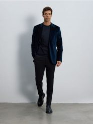 Marynarka regular fit - granatowy. Niebieskie garnitury męskie Reserved, l, bez wzorów, z bawełny. W wyprzedaży za 279.99 zł.