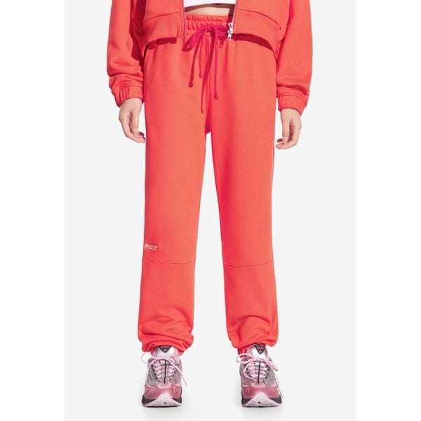 Spodnie dresowe damskie Prosto Cut. Czerwone spodnie dresowe damskie Prosto., bez wzorów, z dresówki, sportowe, długie. W wyprzedaży za 233.99 zł.