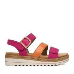 Sandały Remonte. Czerwone sandały damskie Remonte, bez wzorów, bez obcasa, na płaskiej podeszwie, bez zapięcia. Za 359.99 zł.