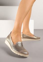 Złote Półbuty na Koturnie ze Skórzaną Wkładką i Ażurową Cholewką Arivos. Żółte półbuty damskie Born2be, w ażurowe wzory, z jeansu, eleganckie, bez obcasa, na koturnie, bez zapięcia. Za 139.99 zł.