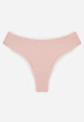 Różowe Majtki Stringi z Bawełną z Koronką Aethimilia. Czerwone majtki damskie Renee, z bawełny. Za 5.99 zł.