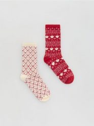 Skarpetki ze świątecznym motywem 2 pack - czerwony. Czerwone skarpetki damskie Reserved, bez wzorów. Za 39.99 zł.