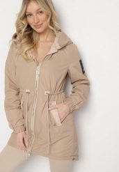 Ciemnobeżowa Kurtka Parka z Kapturem i Ściągaczem w Pasie Sizana. Brązowe kurtki damskie Born2be, l, bez wzorów, z jeansu, z kapturem. Za 169.99 zł.