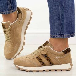 Camelowe zamszowe skórzane półbuty damskie S.Barski 7071. Brązowe półbuty damskie S.BARSKI, na jesień, bez wzorów, z jeansu, eleganckie, bez obcasa, na płaskiej podeszwie, bez zapięcia. Za 269.00 zł.