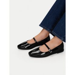 Baleriny JENNY. Czarne balerinki damskie Jenny, bez wzorów, bez obcasa, bez zapięcia. Za 99.99 zł.