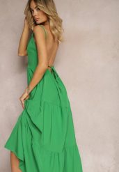 Zielona Sukienka o Rozkloszowanym Fasonie Wiązana i Wykończona Gumką z Tyłu Hililena. Zielone sukienki damskie Renee, uniwersalny, bez wzorów, eleganckie, bez kołnierzyka, bez ramiączek, maxi, kopertowe. Za 39.99 zł.