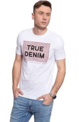 T-SHIRT MĘSKI MUSTANG ALEX C PRINT 1009946 2045. T-shirty męskie Mustang, m, bez wzorów, bez kołnierzyka, bez ramiączek. W wyprzedaży za 39.99 zł.