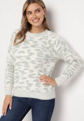 Miętowy Sweter z Wełną o Klasycznym Kroju Zdobiony Wzorem w Cętki Zinarisa. Zielone swetry nierozpinane damskie Born2be, na zimę, l, z aplikacjami, z wełny, klasyczne, bez kołnierzyka, bez ramiączek. Za 64.99 zł.