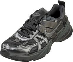 Nike V2K Run FD0736-001 Czarne 41. Czarne buty sportowe męskie Nike, bez wzorów, bez zapięcia. Za 475.96 zł.