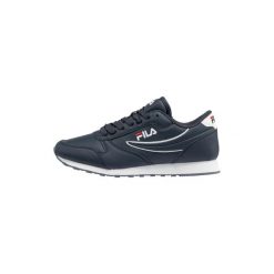 Sneakersy Fila Orbit Low. Niebieskie obuwie sportowe damskie Fila, bez wzorów, z materiału, bez zapięcia, do biegania. Za 169.00 zł.