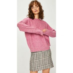 Vero Moda - Sweter. Czerwone swetry nierozpinane damskie Vero Moda, l, bez wzorów, z dzianiny, bez kołnierzyka, bez ramiączek. W wyprzedaży za 59.90 zł.
