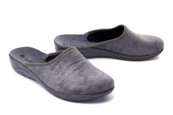 INBLU 5D-22 025 szary, kapcie/klapki damskie. Szare klapki damskie Inblu, bez wzorów, bez obcasa, bez zapięcia. Za 54.99 zł.