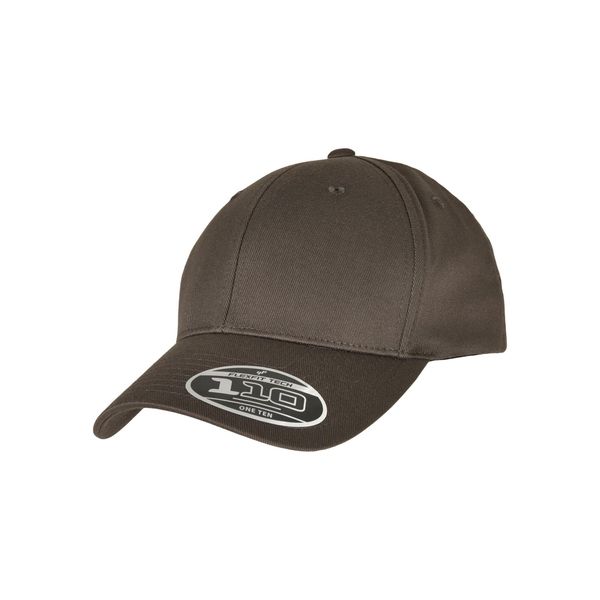 Czapka Urban Classics Flexfit 110. Czerwone czapki damskie FLEXFIT, bez wzorów, z bawełny. Za 72.40 zł.