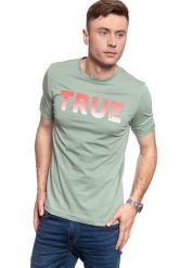 T-SHIRT MĘSKI MUSTANG ALEX C PRINT 1009912 6461. T-shirty męskie Mustang, m, bez wzorów, bez kołnierzyka, bez ramiączek. W wyprzedaży za 39.99 zł.