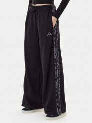 Adidas Spodnie dresowe Animal Print 3-Stripes JM1840 Czarny Loose Fit. Czarne spodnie dresowe damskie Adidas, bez wzorów, z bawełny. Za 219.99 zł.