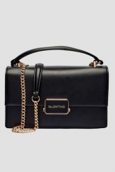 VALENTINO Czarna stylowa damska torebka Alpheus Flap Bag. Czarne listonoszki damskie Valentino by Mario Valentino, bez wzorów, na ramię, bez dodatków. W wyprzedaży za 507.99 zł.