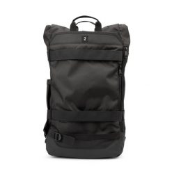 Plecak na deskorolkę Rolltop BP500 ze zintegrowanym narzędziem. Czarne plecaki męskie Decathlon, bez wzorów, z materiału, sportowe. Za 179.99 zł.