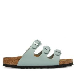 Klapki Birkenstock. Zielone klapki damskie Birkenstock, bez wzorów, bez obcasa, bez zapięcia. Za 399.99 zł.