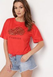 Czerwony T-shirt Ściągany na Dole Troczkiem z Cyrkoniami i Nadrukiem Moasstra. Czerwone t-shirty damskie Born2be, z aplikacjami, z jeansu, bez kołnierzyka, bez ramiączek. Za 64.99 zł.