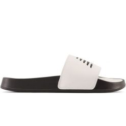 Klapki unisex New Balance SUF200B2 – czarno–białe. Czarne klapki męskie New Balance, bez wzorów, bez zapięcia. Za 69.99 zł.