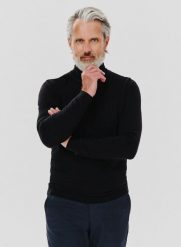 PAKO LORENTE – Czarny gładki golf męski. Czarne swetry męskie Pako Lorente, na jesień, m, bez wzorów, z bawełny, bez kołnierzyka, bez ramiączek. Za 79.99 zł.