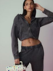 4F Bluza dresowa regular z kapturem damska - szara XL. Szare bluzy damskie 4F, uniwersalny, bez wzorów, z dresówki, klasyczne, bez ramiączek, z kapturem. Za 199.99 zł.