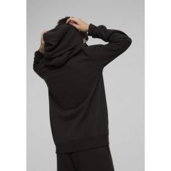 Młodzieżowa bluza z kapturem ESS z logo No. 1 PUMA Black. Czarna bluzy damskie Puma, m, bez wzorów, z dżerseju, młodzieżowe, bez ramiączek, z kapturem. W wyprzedaży za 149.00 zł.