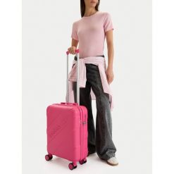 Walizka kabinowa Reebok. Czerwone walizki damskie Reebok, bez wzorów. Za 279.99 zł.
