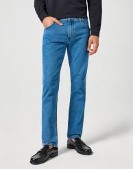 WRANGLER MĘSKIE SPODNIE JEANSOWE GREENSBORO SADDLESTONE 112355021 W15Q017423. Jeansy męskie Wrangler, z jeansu. Za 229.99 zł.