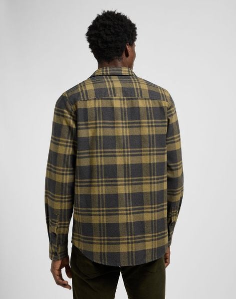 MESKA KOSZULA LEE LEESURE SHIRT MOSS GARDEN JASPE 112370559. Zielone koszule męskie Lee, xl, bez wzorów, bez kołnierzyka, bez ramiączek. Za 169.99 zł.