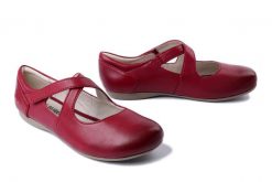 JOSEF SEIBEL Fiona 72 87272 971490 berry, półbuty damskie. Czerwone półbuty damskie Josef Seibel, na lato, bez wzorów, ze skóry, bez obcasa, bez zapięcia. Za 287.92 zł.