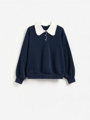 Bluza z ozdobnym kołnierzem - granatowy. Niebieskie bluzy damskie Reserved, l, bez wzorów, z bawełny, bez ramiączek, bez kaptura. Za 119.99 zł.