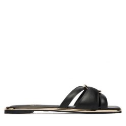 Klapki Aldo. Czarne klapki damskie Aldo, bez wzorów, bez obcasa, bez zapięcia. Za 289.99 zł.