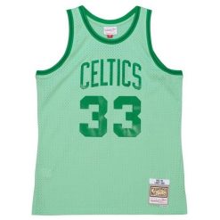 Koszulka Boston Celtics Swingman 1985/86. Zielone bluzki damskie Mitchell & Ness, bez wzorów, sportowe, bez kołnierzyka, bez ramiączek. Za 616.50 zł.