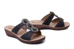 INBLU GL-60 014 czarny, klapki damskie. Czarne klapki damskie Inblu, na lato, bez wzorów, bez obcasa, na koturnie, bez zapięcia. Za 80.99 zł.