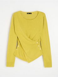 Sweter z ozdobnym zapięciem z domieszką wełny - zielony. Zielone swetry nierozpinane damskie Sinsay, l, bez wzorów, z wełny, bez kołnierzyka, bez ramiączek. Za 49.99 zł.