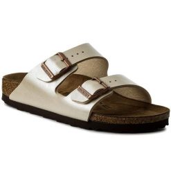 Klapki Birkenstock. Żółte klapki damskie Birkenstock, bez wzorów, bez obcasa, bez zapięcia. Za 399.99 zł.