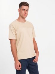 T-shirt męski LOOSE FIT z kieszonką – beżowy V1 OM-TSCT-0171 - XXL. Brązowe t-shirty męskie Ombre Clothing, l, z aplikacjami, z bawełny, bez kołnierzyka, bez ramiączek. W wyprzedaży za 24.99 zł.